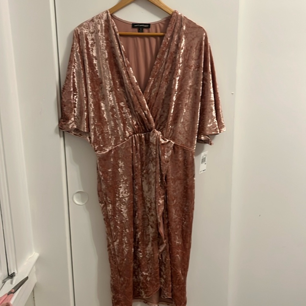 Rabbit Rabbit Rabbit pink crushed velvet v neck dress size 16 super cute nwt